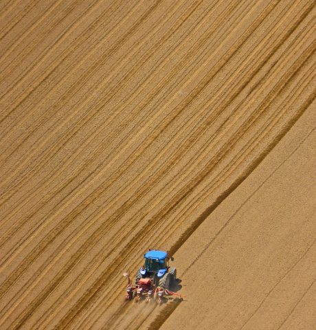 tractor-gd79f76074_1280 tractor-gd79f76074_1280